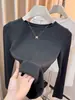Camiseta Básica de Manga Longa com Gola Redonda para Mulheres 2026 Outono Novo Estilo Simples Slim Fit Versátil Camada Base Top Interno Tendência