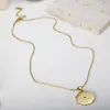 Collar de Acero Inoxidable con Zirconia de Reloj Europeo y Americano Collar con Colgante de Números Romanos Versátil y de Moda Collar Clásico Transfronterizo