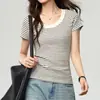 Camiseta Listrada de Algodão Puro de Alta Qualidade Feminina Verão Nova Gola Redonda Color Block Slim Fit Valorizadora Manga Curta Camiseta Básica