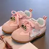 Zapatos Deportivos y Casuales de Moda para Niños 2025 Primavera y Otoño Nuevos Ligeros Estilo Coreano Zapatos Forrest Gump para Niñas