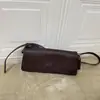 Bolsa Baguete de Couro Genuíno Personalizada de Fábrica, Bolsa de Ombro de Couro Bovino de Primeira Camada, Bolsa de Axila Feminina, Bolsa Transversal Versátil de Couro Genuíno Retrô
