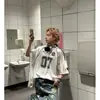 Camiseta de Malla con Estampado de Graffiti de Letras Retro Americano Transfronteriza de Manga Corta para Hombres y Mujeres Tops Deportivos Holgados Transpirables