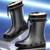 Botas de chuva masculinas, novo estilo, comprimento médio até a panturrilha, impermeáveis, antiderrapantes, duráveis, quentes, adequadas para pesca, uso na cozinha e como botas de trabalho