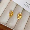 Pendientes de Clip de Flor de Ola Fruncida, Gama Alta, Lujo Ligero, Pendientes Plegados de Gama Alta, Pendientes Fruncidos