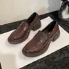 Punta redonda estilo nuevo estilo escuela secundaria zapatos pequeños de cuero zapatos de vestir tacones mocasines para mujer sin cordones otoño para ir al trabajo tacones gruesos 2026 versátil