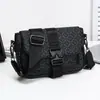 Bolso bandolera nuevo para hombre de importación PU para hombre de un solo hombro moderno monedero para monedas bolsa para teléfono bolsa tipo sobre para ir al trabajo de negocios