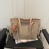 Bolso Tote de Gran Capacidad Versátil de Moda Europeo y Americano para Debajo del Brazo Nuevo Otoño e Invierno 2025 Mate Retro de un Solo Hombro Cruzado para el Trabajo