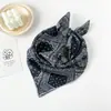 Pedidos Japoneses y Coreanos 58 Bufandas de Seda Bufandas Cuadradas Pequeñas Pañuelos para la Cabeza de Mujer Versátiles Estampado Paisley Bufandas de Algodón y Lino Venta al por Mayor Verano Estilo Delgado