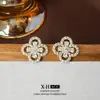 Pendientes Exquisitos de Circonita Geométrica de Trébol de Cuatro Hojas Estilo Francés Elegante Suave Versátil Accesorios para Pendientes de Lujo Ligero y Sensación de Alta Gama