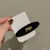 Corea del Sur Dongdaemun - Tela de terciopelo dorado con letras en inglés, pinza para el pelo con forma de pico de pato, pinza lateral para el flequillo, pinza para la cabeza rota en la parte posterior