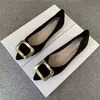 Zapatos Estilo Chanel de Punta con un Look Impresionante al Usarlos, Nuevo Modelo Primavera y Otoño 2026 con Hebilla Cuadrada, Elegantes y Ligeros para el Trayecto, Tacones Altos de Suela Suave