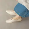 Sapatilhas de Moda de Nicho 1,5cm com Solado Macio e Decote Baixo 2026 Primavera e Outono Novos Sapatos de Couro Planos Slip-On com Bico Quadrado para Mulheres