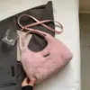 Bolsa Pequena Acolchoada para Mulheres 2025 Nova Moda Versátil Design de Nicho Estilo Ocidental de Luxo Ombro Único Transversal