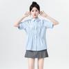 Camisa Azul Plissada de Manga Curta Feminina Verão Forge Fashion Design Feminino Camisa Nicho Gola Polo Ombro