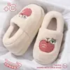 Zapatillas de Algodón con Perro Manzana para Mujer Nuevas Invierno 2026 Interiores para el Hogar Suela Gruesa Antideslizantes Cálidas Zapatos de Algodón de Dibujos Animados Para Usar Afuera