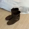 Botas de mujer con hebilla de moda populares este año, nueva moda primavera y otoño 2026, versátiles y casuales, botas de montar increíblemente elegantes