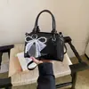 Bolsa Balde Portátil Popular de Design de Nicho Estilo Coreano Simples 2026 Nova Bolsa Transversal Casual para o Dia a Dia Mulheres