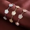 Pulsera Brillante de Cinco Hojas Estilo Coreano de Lujo Ligero para Mujer, Versátil y de Moda, Artículo Popular Transfronterizo, Perfecta para el Adorno Diario