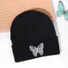 Moda Coreana Versátil Unissex Casual Quente Super Popular Chapéu de Tricô com Aba Bordado de Borboleta para Proteção ao Ar Livre no Frio