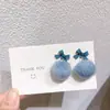 Nuevos pendientes de otoño e invierno elegantes de plata S925 con aguja, lazo, bola de felpa popular, pendientes para mujer, estilo japonés y coreano, dulces, pendientes de celebridad de internet