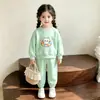 2026 Novo Conjunto Infantil Estilo Coreano Meninas Celebridade da Internet Estiloso Casual Esportivo Moletom Calça Jogger Moda Conjunto de Duas Peças