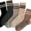 Calcetines de rayas retorcidas estilo universitario japonés para mujer, calcetines hasta la mitad de la pantorrilla, calcetines de lana engrosados y cálidos para otoño e invierno, calcetines retro holgados