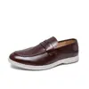 Mocassins de mola transfronteiriços, sapatos casuais de negócios formais da moda, sapatos de couro de tamanho grande, sapatos masculinos simples para escritório