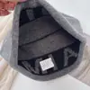 Gorro de Lana Mixta para Adultos, Estilo Igual para Pareja Aim Entity, con Protección para las Orejas, Casual Neutro con Bordes Ligeramente Enrollados