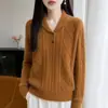 Suéter transfronteiriço de tricô grosso com mistura de lã merino fina, em estilo vintage "old money", com múltiplos padrões de trança e decote Henley, perfeito para outerwear feminino de outono e inverno.