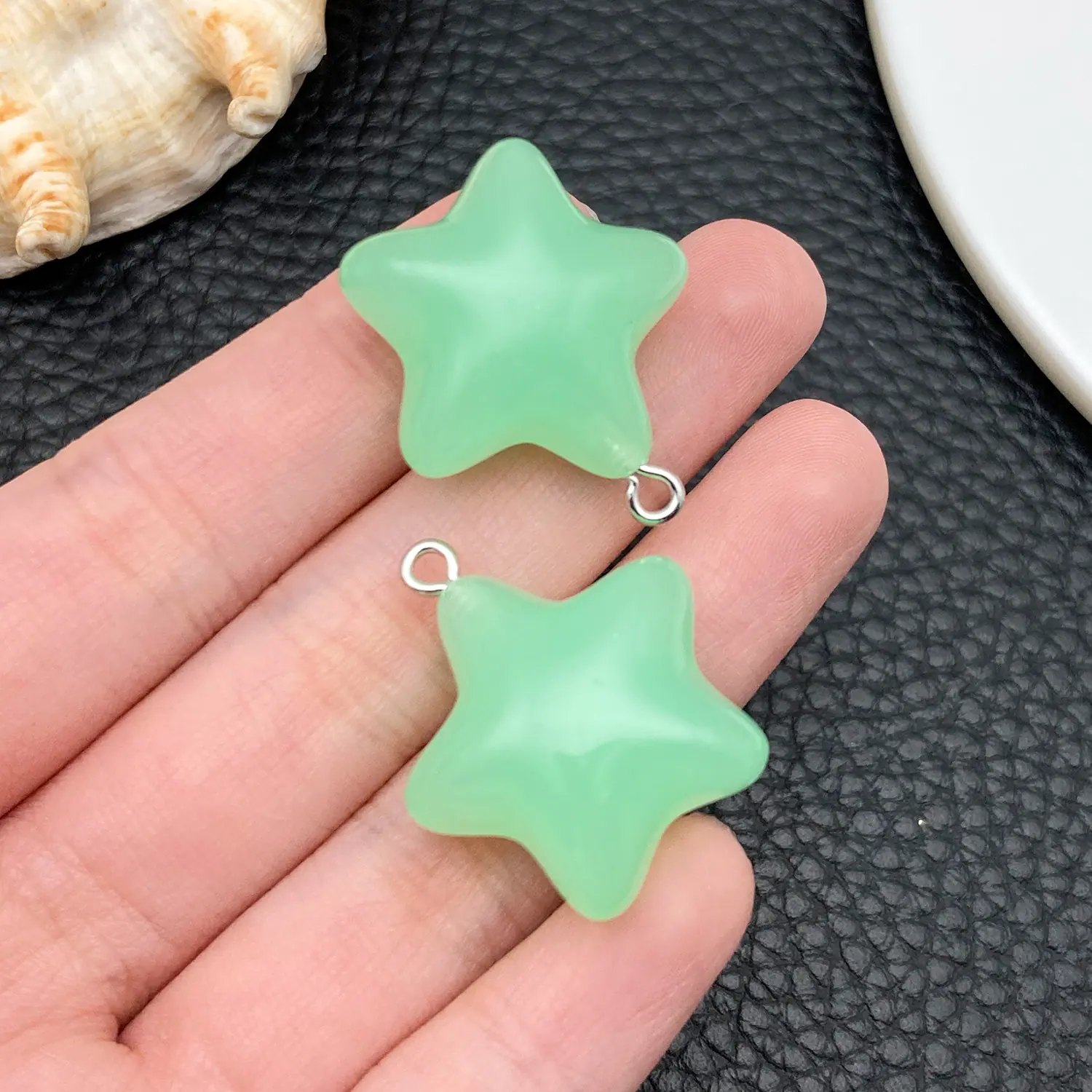 24060-H-绿色树脂夜光星星27x23x13mm-3.5