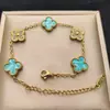 Comercio Exterior Venta Caliente Pulsera de Acero de Titanio con Incrustaciones de Diamantes Trébol de Cuatro Hojas Doble Cara Lujo Ligero Sensación de Alta Gama Joyería Popular de Nicho para Mujeres Fabricante