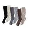 Calcetines de merlot hasta la pantorrilla calcetines de cachemira ajustados calcetines holgados de otoño e invierno para botas calcetines largos cálidos calcetines para botas cortas