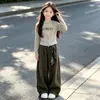 Conjunto Infantil Outono 2026 Novo Estilo Crianças Médias e Grandes Estilo Coreano Estampa de Letras Manga Longa Calça de Perna Larga Conjunto de Duas Peças Estiloso Tendência