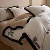 Juego de Cuatro Piezas de Leche Polar Tallada Engrosada Invierno Más Terciopelo Borde Envuelto Funda Nórdica Sábana de Franela Juego de Tres Piezas Ropa de Cama