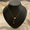 Nuevo collar de acero inoxidable con bola dorada de lujo no se decolora cadena de clavícula niche diseño para mujer colgante venta al por mayor