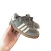 Tênis Infantil 2025 Novo Primavera e Outono Sapatos Esportivos para Meninos Sapatos com Solado Macio para Crianças de Meia-Idade e Grandes Roupas de Exterior Infantil Sapatos Casuais para Meninas