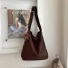 Bolso de Hombro Retro Versátil de Gran Capacidad para Mujer Bolso Tote Nuevo Estilo Perezoso Bolso de Mano Diario de Gamuza