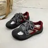 Zapatillas casuales nuevas de otoño para mujer estudiante, estilo alemán de entrenamiento, zapatillas bajas con cordones ligeras, estilo Forrest Gump, diseño retro de bloques de color 2026