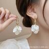 Aretes Antiplata Pin Flor Perla Concha Borla Larga Aretes Diseño de Moda Sensación de Lujo Ligero Aretes de Sensación de Alta Gama para Mujeres