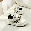Nuevos zapatos infantiles de cuero 2026, de caña baja, transpirables y resistentes al desgaste, zapatillas deportivas casuales de moda para niños