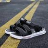Chinelos de verão masculinos moda jovem uso externo novos para dirigir Sandálias de uso duplo para praia sandálias externas para estudantes masculinos