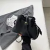 Bolso Pequeño de Moda Retro Nuevo para Mujer, Bolso Nube Plegado Nuevo de Otoño e Invierno, Bolso Cruzado Tipo Cubo con Textura de Nicho