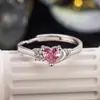 Anéis de Casal New Love Transfronteiriços, Anéis da Moda e Versáteis com Zircônia Rosa para Homens e Mulheres, Anéis Abertos de Amor