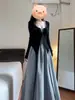 Vestido de Alcinha Estilo Francês para Mulheres, Novo Estilo Popular Outono e Inverno 2026, Elegante Ajuste na Cintura, Deslumbrante Conjunto de Vestido Longo para o Início do Outono