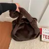Bolsas de Pelúcia Outono/Inverno para Mulheres 2026 Nova Tendência Moda Estilo Coreano Bolsa Tote Versátil Grande Capacidade Ombro Único Bolsa Peluda