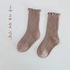 1531 calcetines para niños al por mayor 2023 Otoño Nuevos calcetines lisos de doble aguja hasta la pantorrilla calcetines de encaje de algodón peinado para niñas
