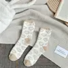 Meias Pantufa Femininas Amazon 2024 Meias de Lã de Coral Quentes Jacquard Bordado Coração de Amor Meia Média Feminina para Casa Meias de Dormir