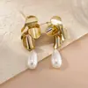 Brincos de Prata Esterlina Redondos com Pingente de Gota d'água Transfronteiriços Europeus e Americanos Levemente Luxuosos com Toque de Alto Padrão Brincos de Tarraxa Versáteis Estilo de Feriado Ornamentos de Orelha de Pérola