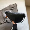 Bolsa de hombro cruzada simple de gran capacidad para mujer, nuevo bolso cruzado casual 2026, elegante bolso cruzado tejido