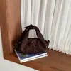 Bolsa de mão de leopardo da moda 2026, uma bolsa de ombro e bolsa transversal versátil e moderna para outono e inverno, perfeita para o trabalho e o trajeto